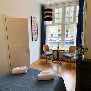 Guest house Canal Hideaway, Amsterdam