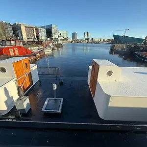 Bed & Breakfast Houseboat-amsterdam-classic, Amsterdam